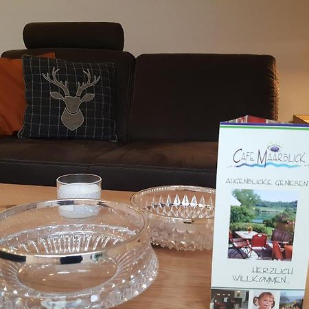 Hotel-Ferienwohnungen Cafe Maarblick Schalkenmehren Exteriör bild