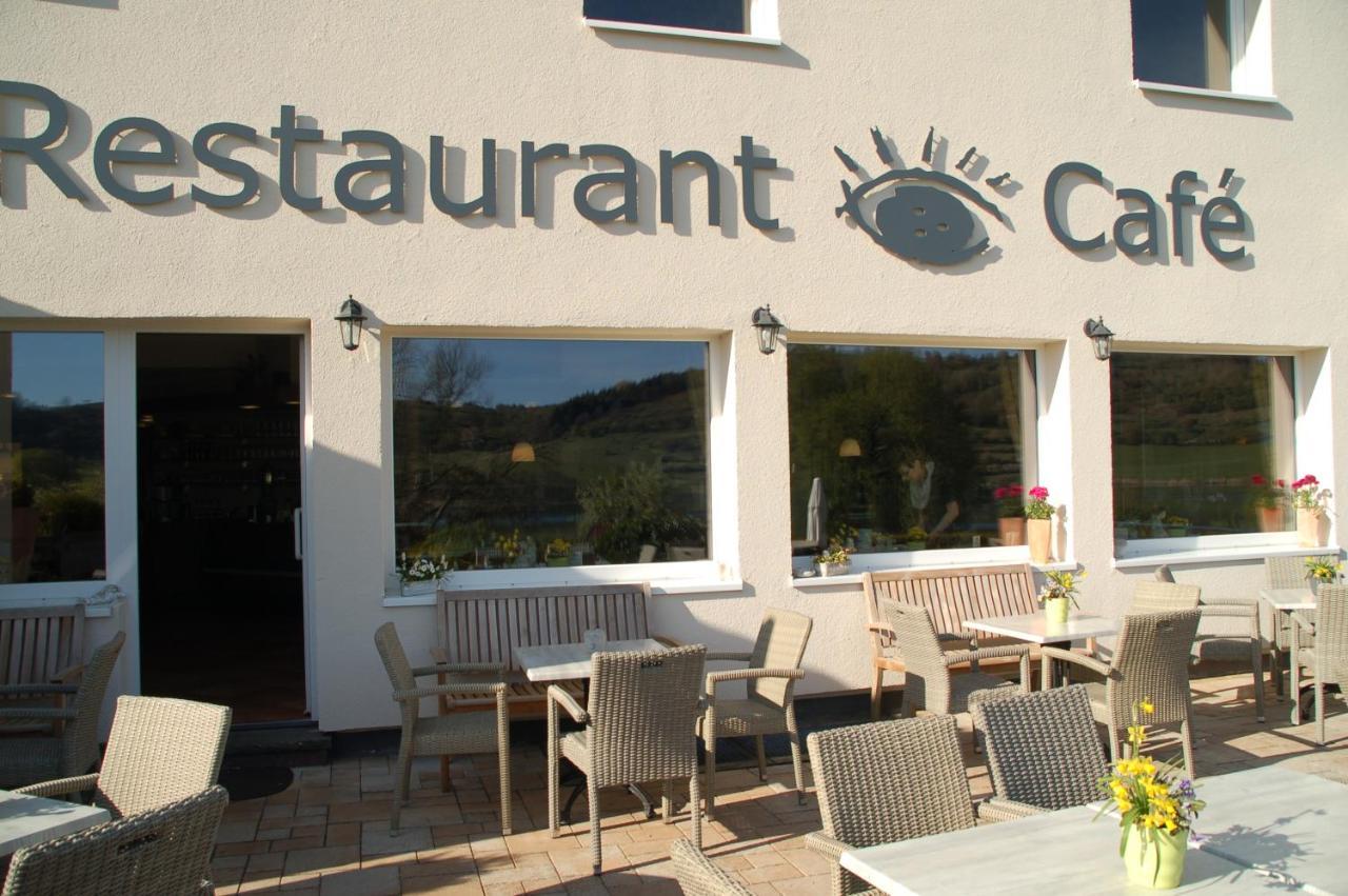 Hotel-Ferienwohnungen Cafe Maarblick Schalkenmehren Exteriör bild