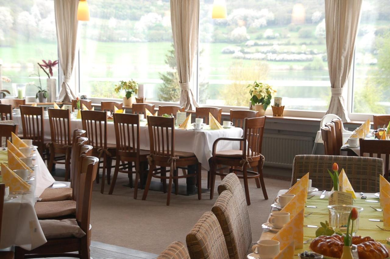 Hotel-Ferienwohnungen Cafe Maarblick Schalkenmehren Exteriör bild