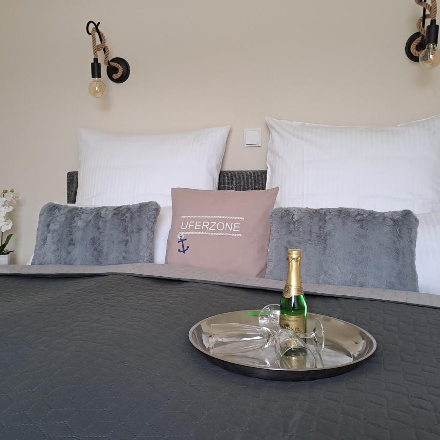 Hotel-Ferienwohnungen Cafe Maarblick Schalkenmehren Exteriör bild