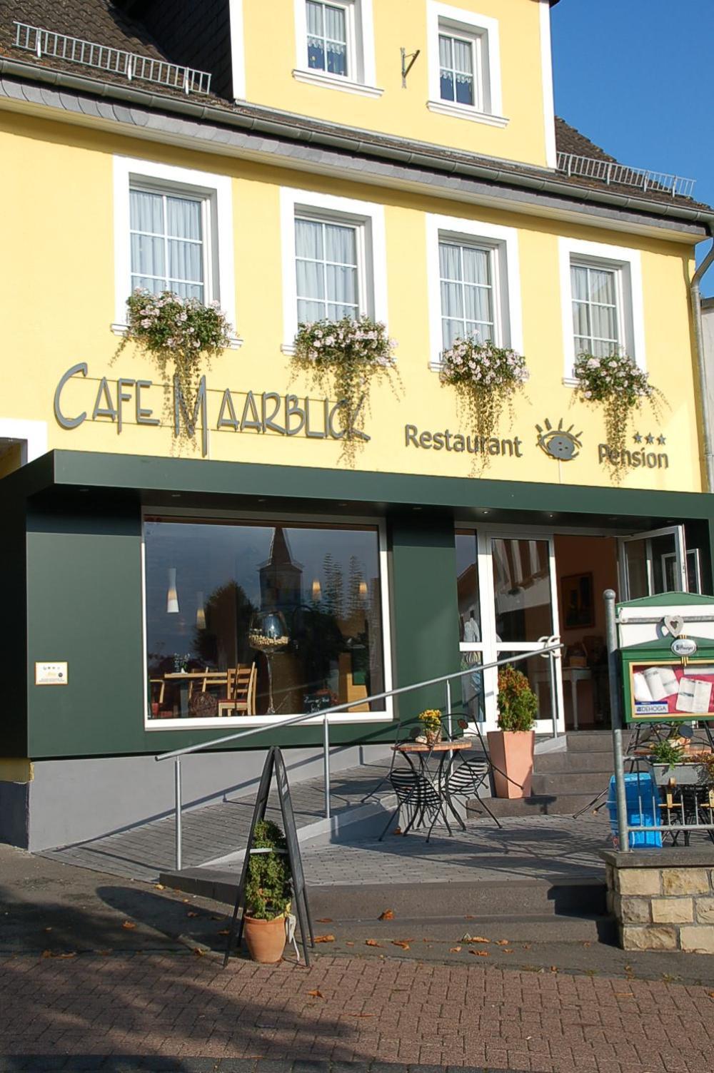 Hotel-Ferienwohnungen Cafe Maarblick Schalkenmehren Exteriör bild