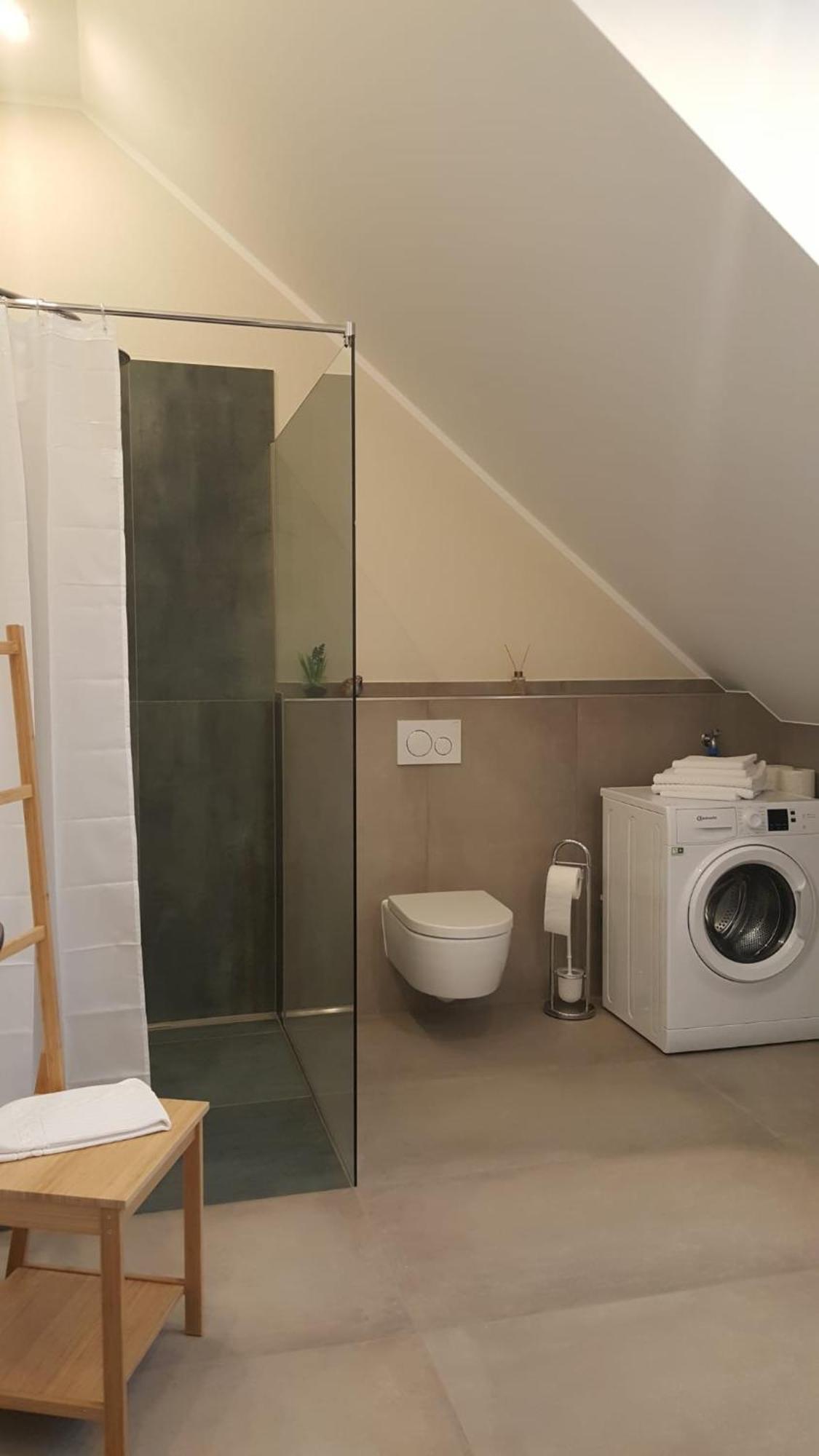 Hotel-Ferienwohnungen Cafe Maarblick Schalkenmehren Exteriör bild