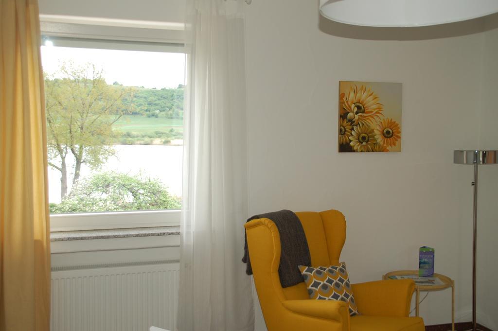 Hotel-Ferienwohnungen Cafe Maarblick Schalkenmehren Exteriör bild