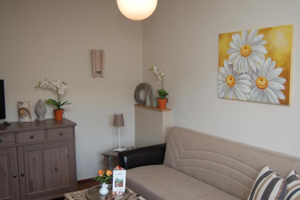 Hotel-Ferienwohnungen Cafe Maarblick Schalkenmehren Rum bild