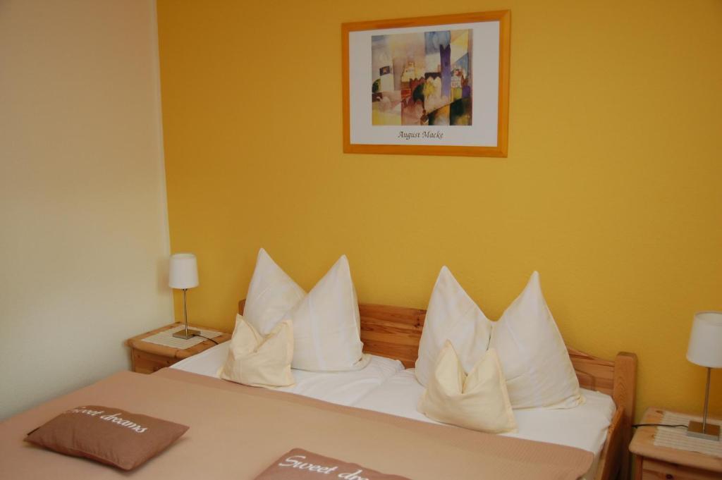 Hotel-Ferienwohnungen Cafe Maarblick Schalkenmehren Rum bild