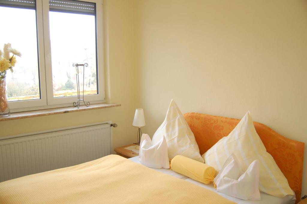 Hotel-Ferienwohnungen Cafe Maarblick Schalkenmehren Rum bild