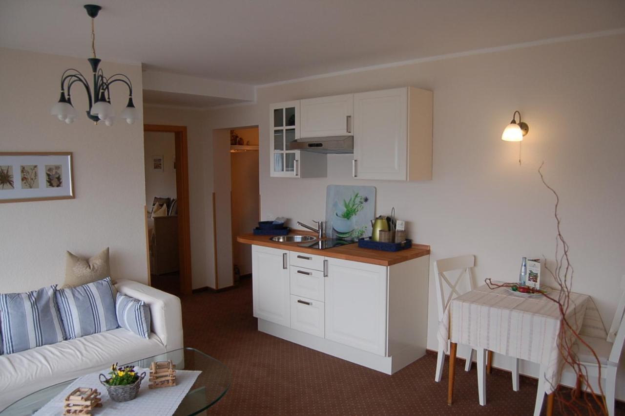 Hotel-Ferienwohnungen Cafe Maarblick Schalkenmehren Rum bild